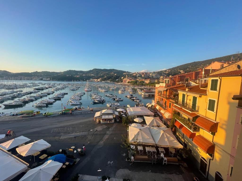 Suite Ventidue - Fronte Mare Lerici Dış mekan fotoğraf